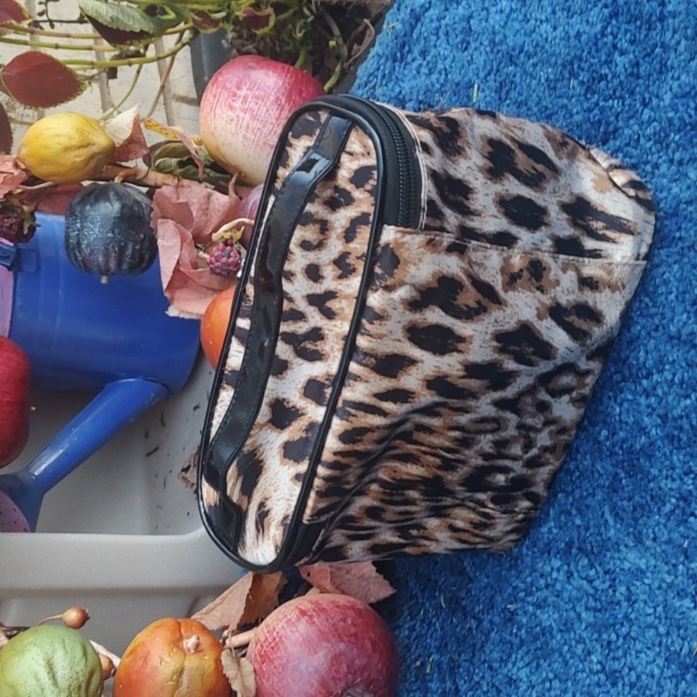 Leopard Make up Bag - Picture 4 of 8